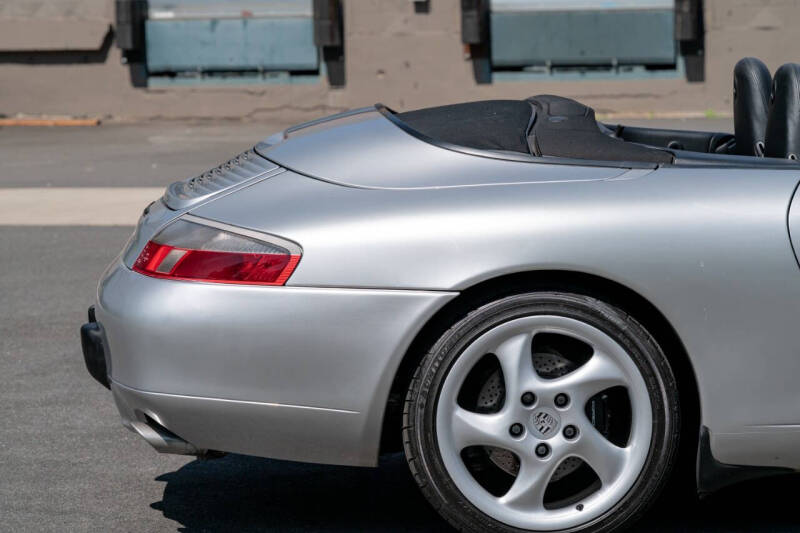 2001 Porsche 911 Carrera