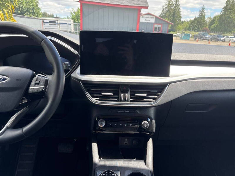 2024 Ford Escape Platinum