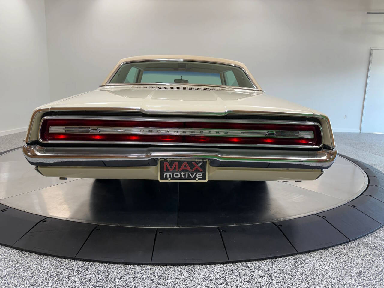1967 Ford Thunderbird 16
