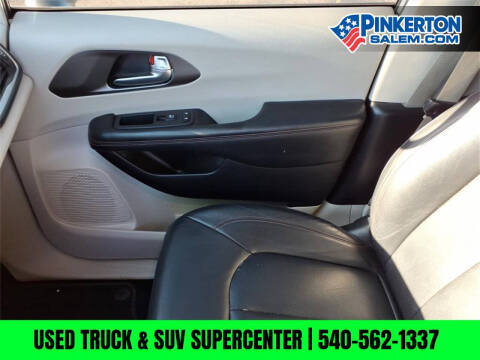 2020 Chrysler Pacifica Touring L