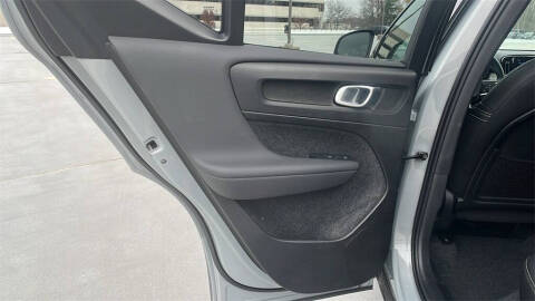 2025 Volvo XC40 B5 Plus Dark Theme