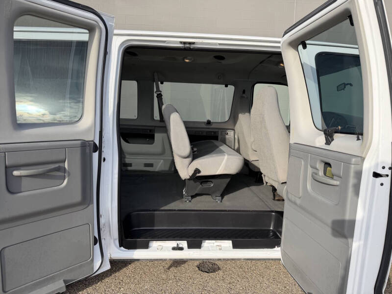 2007 Ford E-Series E-150 XLT