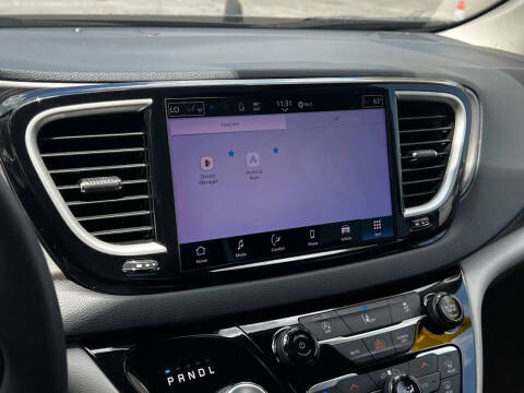 2022 Chrysler Pacifica Touring L