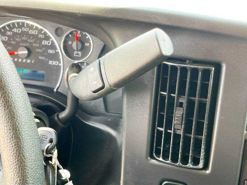 2025 GMC Savana 2500