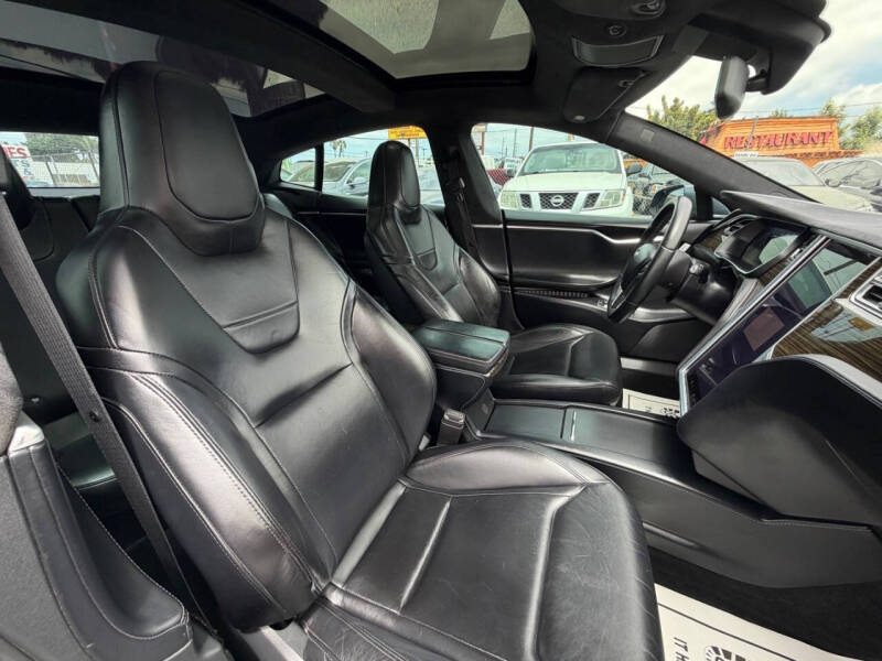 2016 Tesla Model S 70D