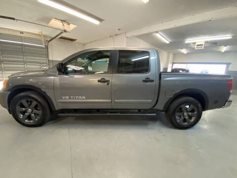 2015 Nissan Titan SV