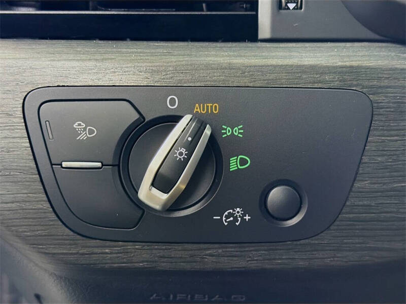 2021 Audi A4 quattro Premium 40 TFSI