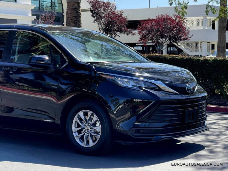 2021 Toyota Sienna LE 8-Passenger