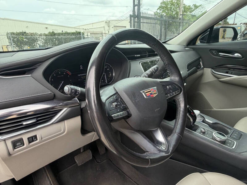2020 Cadillac XT4 Luxury