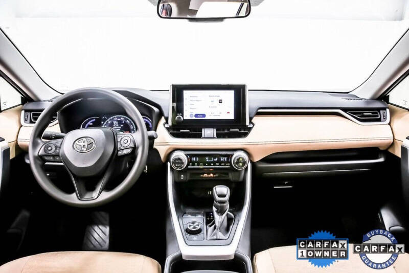 2024 Toyota RAV4 Hybrid LE