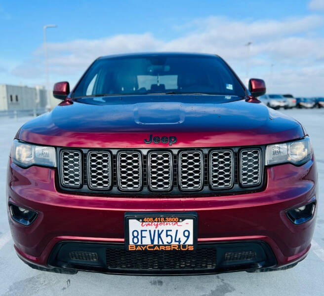 2018 Jeep Grand Cherokee Altitude photo 3