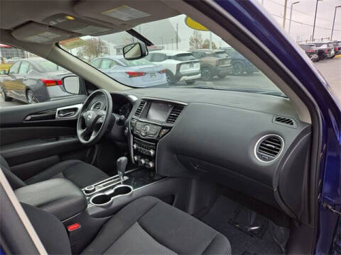 2019 Nissan Pathfinder SV