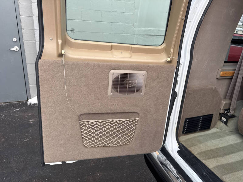 2003 Ford E-Series E-150
