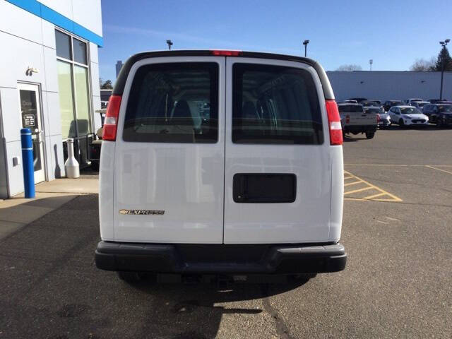 2025 Chevrolet Express 3500