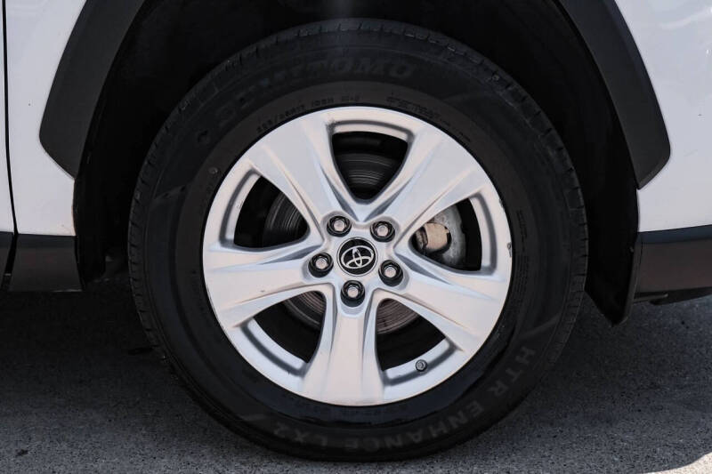 2020 Toyota RAV4 Hybrid LE