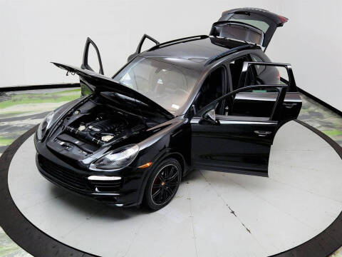 2013 Porsche Cayenne GTS