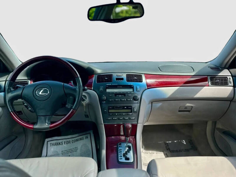 2004 Lexus ES 330
