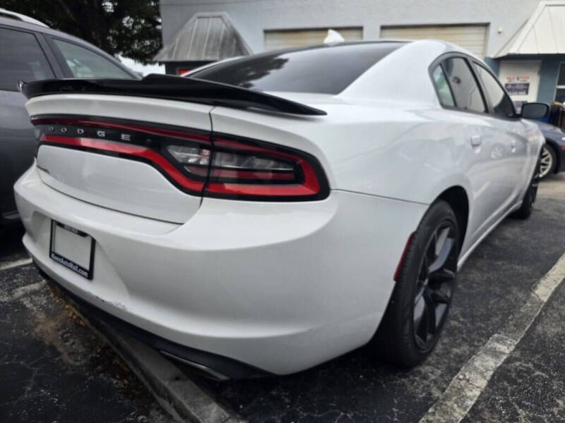 2016 Dodge Charger SXT