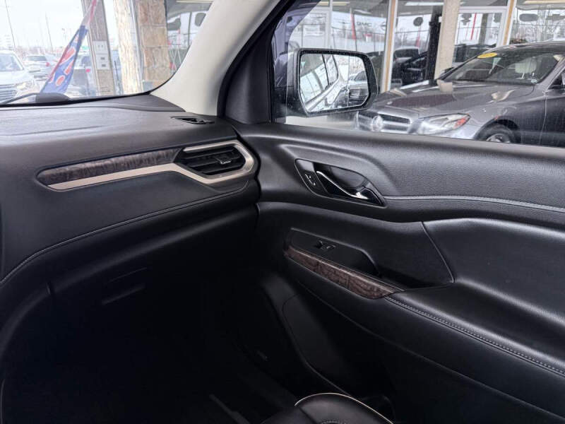 2022 GMC Acadia Denali