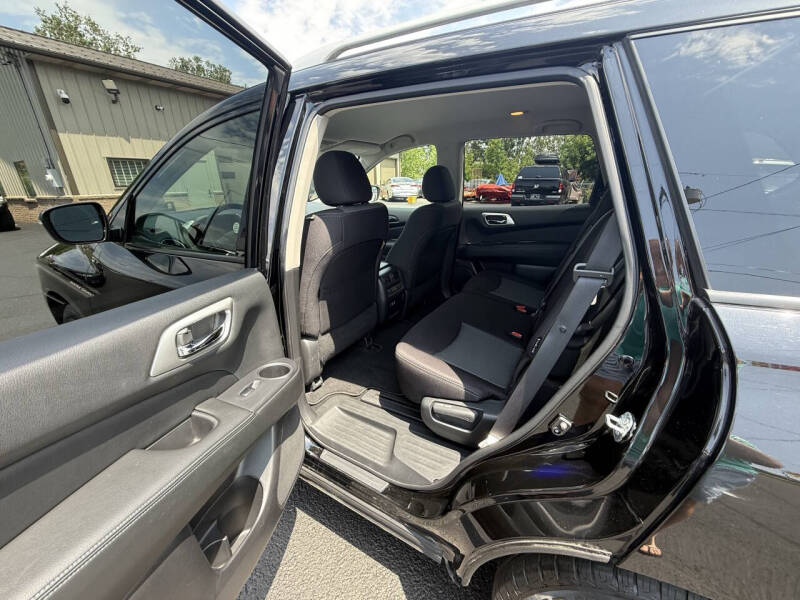 2019 Nissan Pathfinder SV