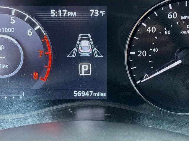 2022 Nissan Kicks SR
