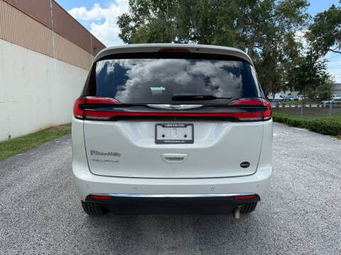 2021 Chrysler Pacifica Touring L