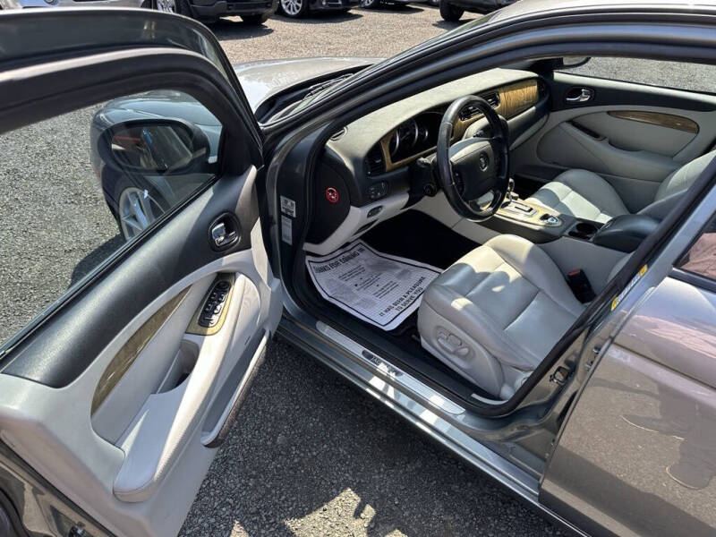 2005 Jaguar S-Type R