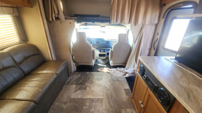 2019 Coachmen Leprechaun