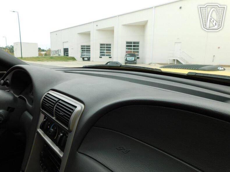 2004 Ford Mustang Mach 1 Premium