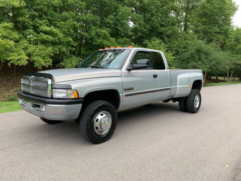 2001 Dodge Ram Pickup 3500 for sale at Gateway Car Connection in Eureka MO
