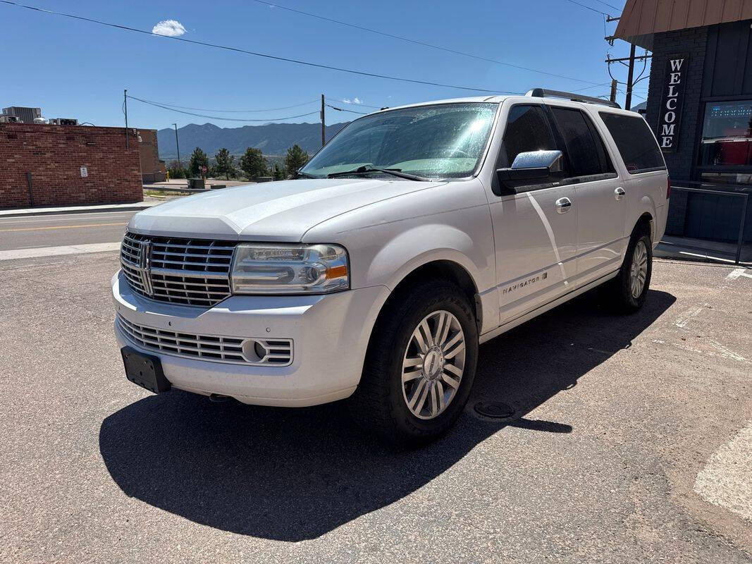 White 2012 Lincoln Navigator L Base 4x4 Base 4dr SUV 1