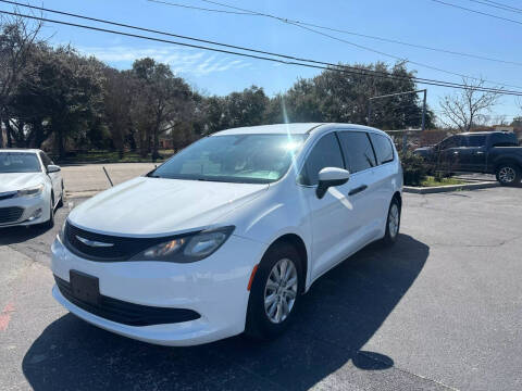 2018 Chrysler Pacifica for sale at Auto 4 Less in Pasadena TX