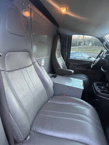 2017 Chevrolet Express 2500