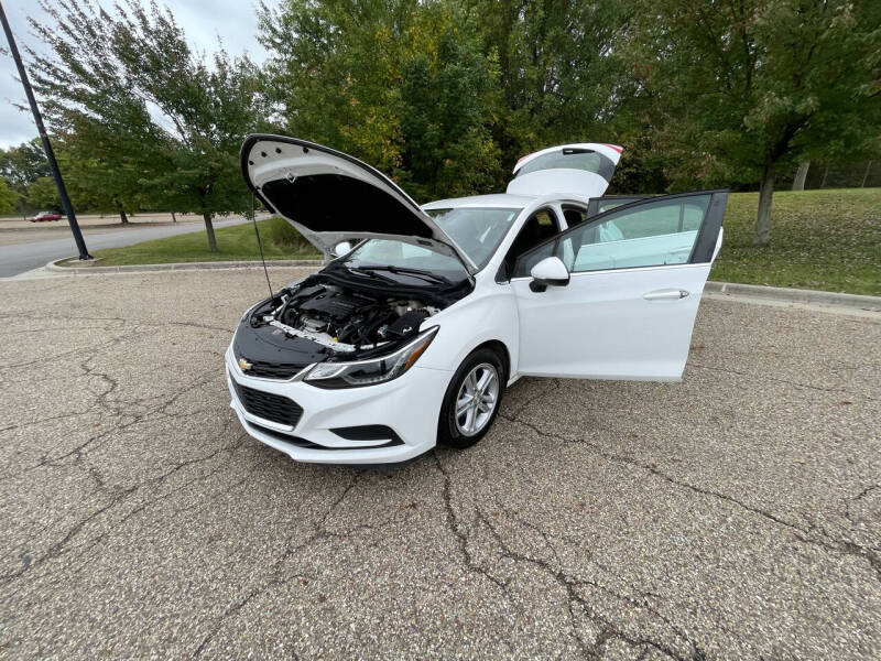 2017 Chevrolet Cruze LT photo 8