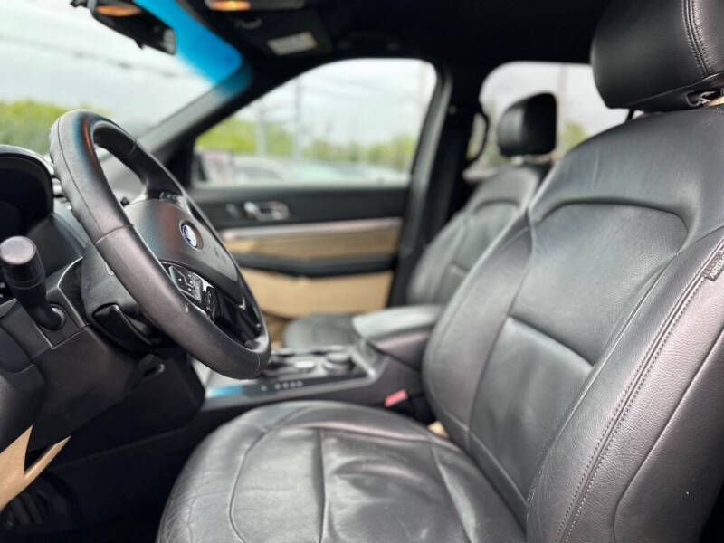 2017 Ford Explorer