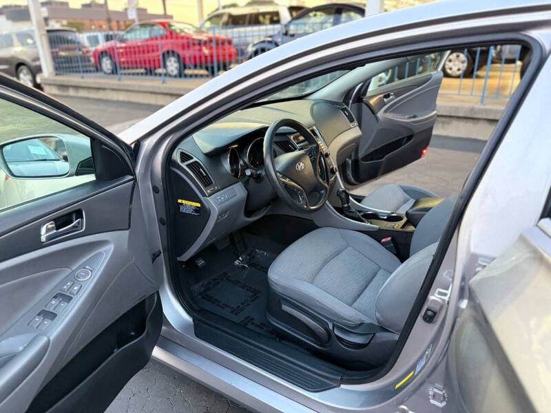 2013 Hyundai Sonata Hybrid