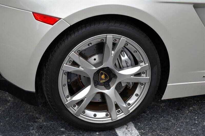 2010 Lamborghini Gallardo 12