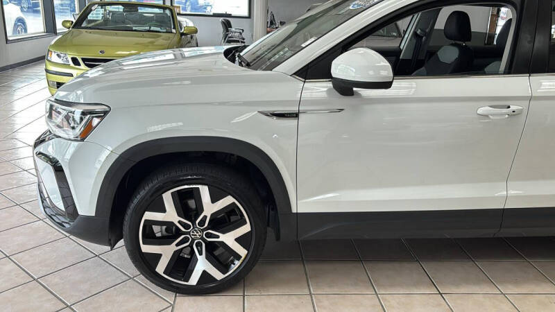 2023 Volkswagen Taos SEL 4Motion