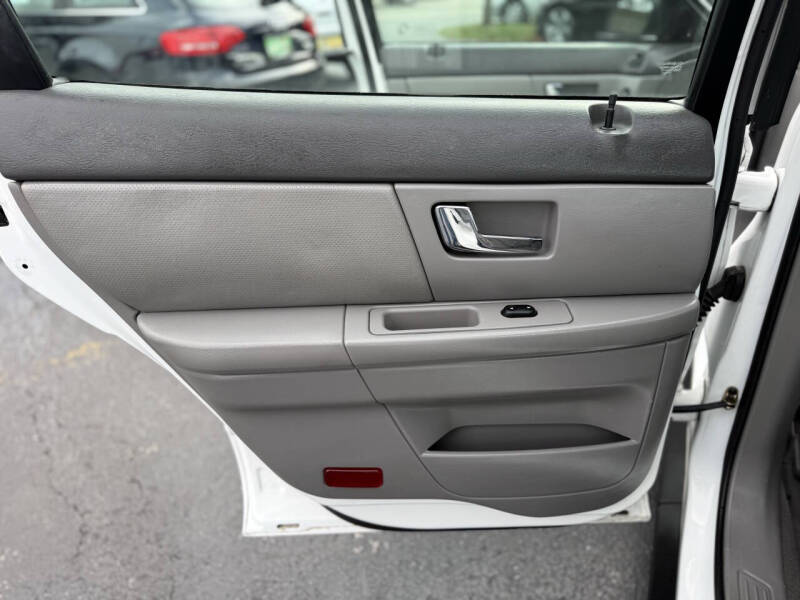 2003 Ford Taurus SES