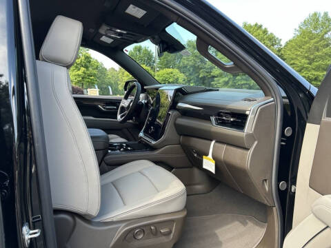 2025 GMC Yukon Elevation