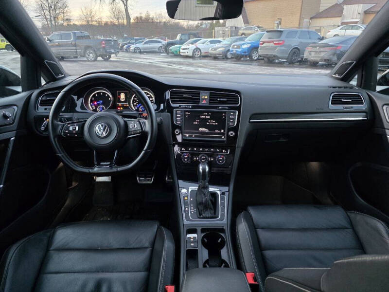 2017 Volkswagen Golf R 4Motion