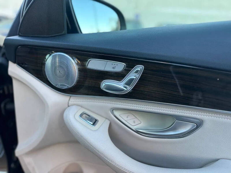 2016 Mercedes-Benz C-Class