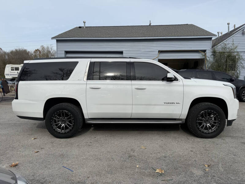 2015 GMC Yukon XL SLT's photo
