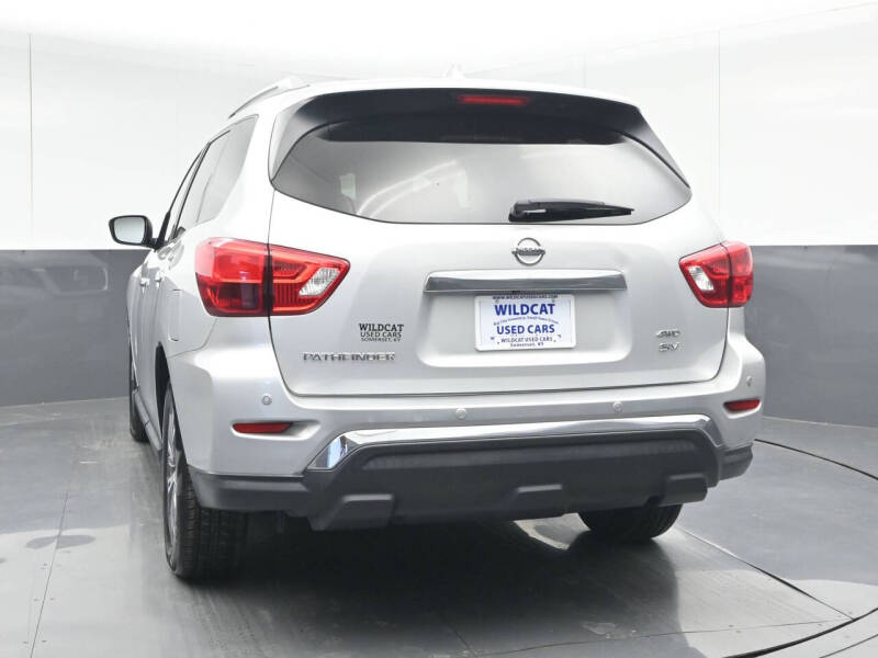 2020 Nissan Pathfinder SV