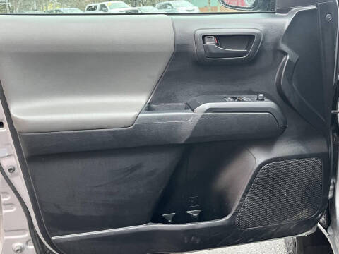 2019 Toyota Tacoma SR