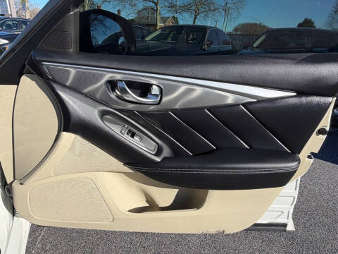 2015 Infiniti Q50 Premium