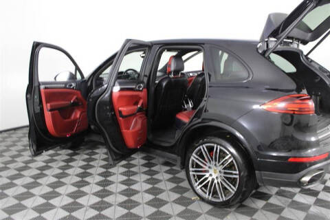 2017 Porsche Cayenne Platinum Edition