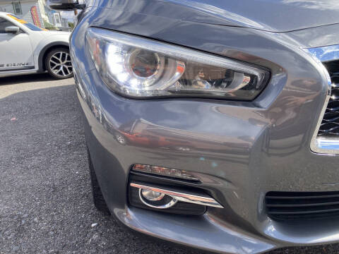 2015 Infiniti Q50 Premium