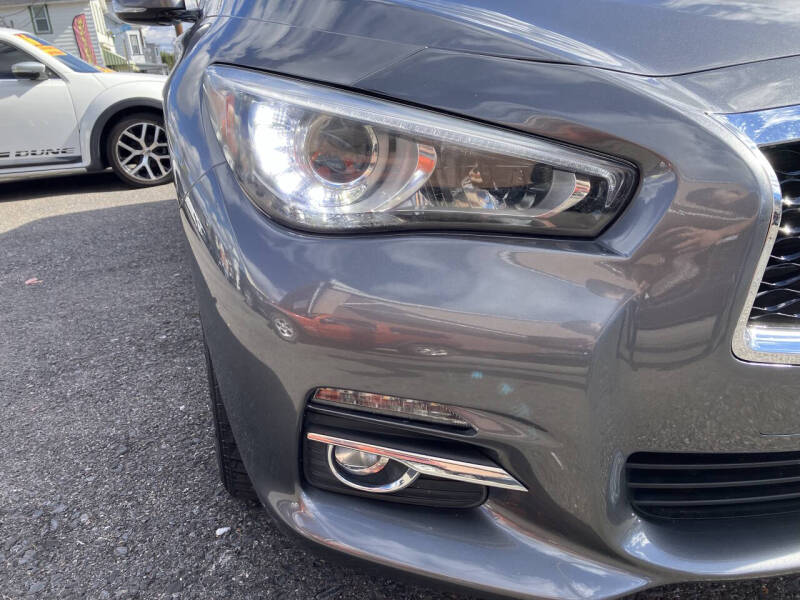 2015 Infiniti Q50 Premium