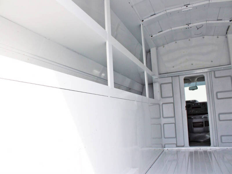 2024 Ford E-450